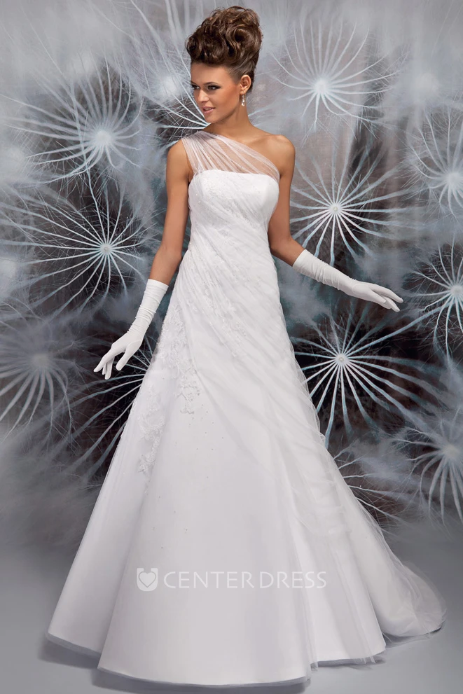 One-Shoulder Long Appliqued Tulle Wedding Dress With Court Train