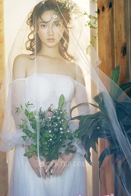 Ethereal Simple Style Chapel Wedding Veil