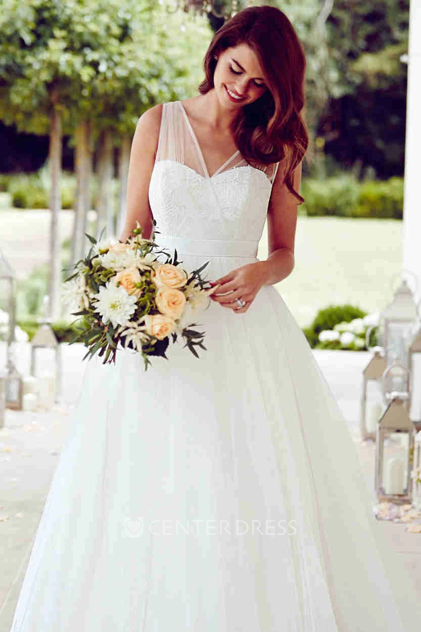 A-Line Strapped Sleeveless Bowed Floor-Length Tulle Wedding Dress With Lace