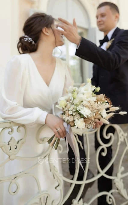 Simple Chiffon A-Line Wedding Dress with Poet Sleeves Romantic Beach Style
