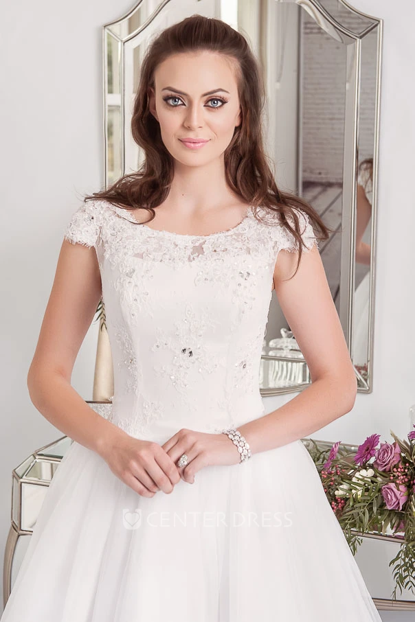 Ball Gown Scoop-Neck Cap-Sleeve Floor-Length Beaded Tulle Wedding Dress With Appliques