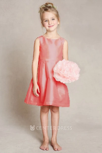 A-Line Bowed Sleeveless Long Scoop-Neck Satin Flower Girl Dress
