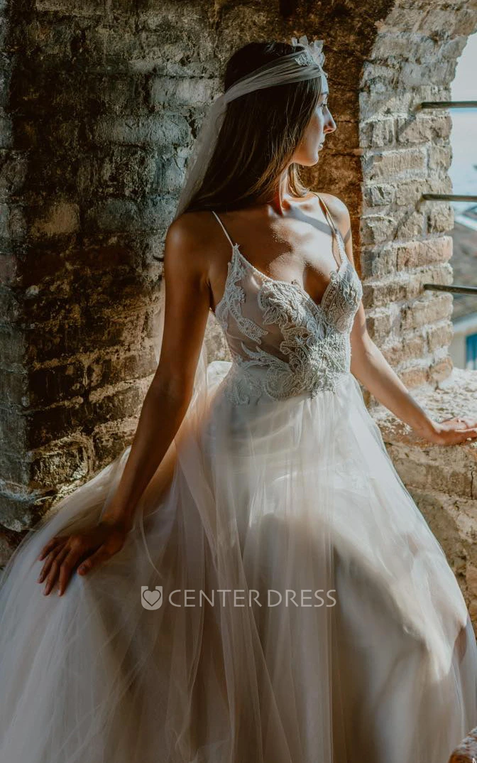 Vintage Sexy Boho Beach Spaghetti Sleeveless Backless Wedding Dress A-Line V-neck Court