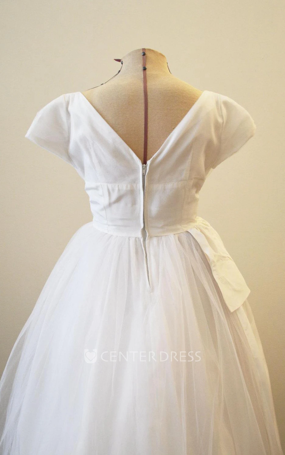 V-Neck Vintage Tulle Wedding Dress With Tutu Skirt and Pleats