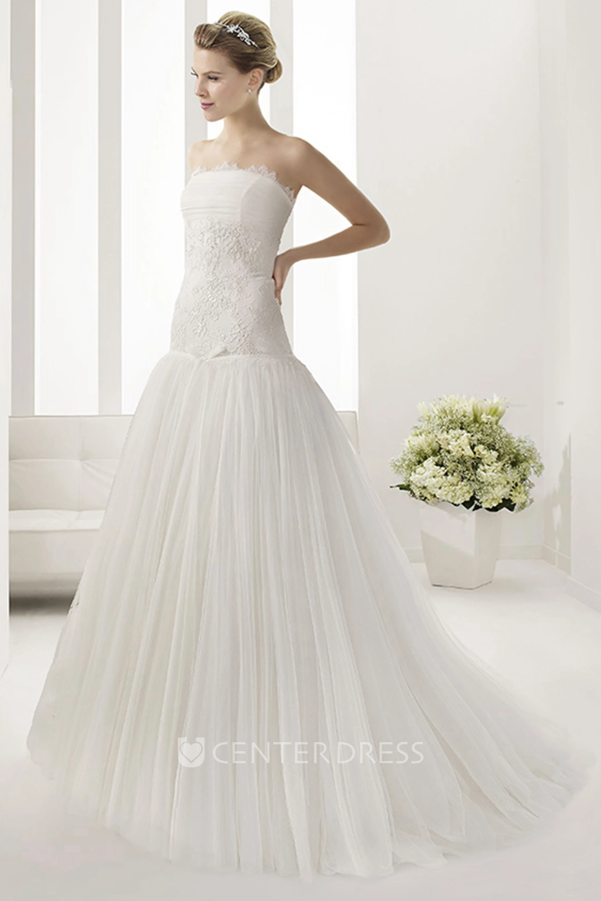 Strapless Tulle Long Wedding Dress With Embroidered Waist And Pleated Skirt