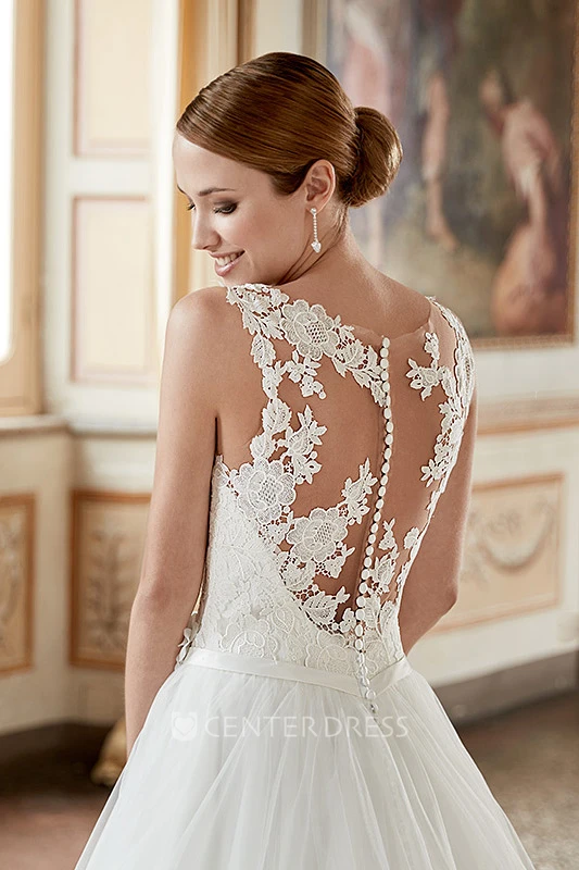 A-Line Appliqued Floor-Length Sleeveless Scoop-Neck Tulle Wedding Dress With Flower And Ruffles