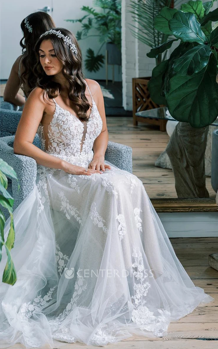 A-Line Spaghetti V-neck Wedding Dress Sexy Deep-V Back Lace Appliques Garden Bridal Gown