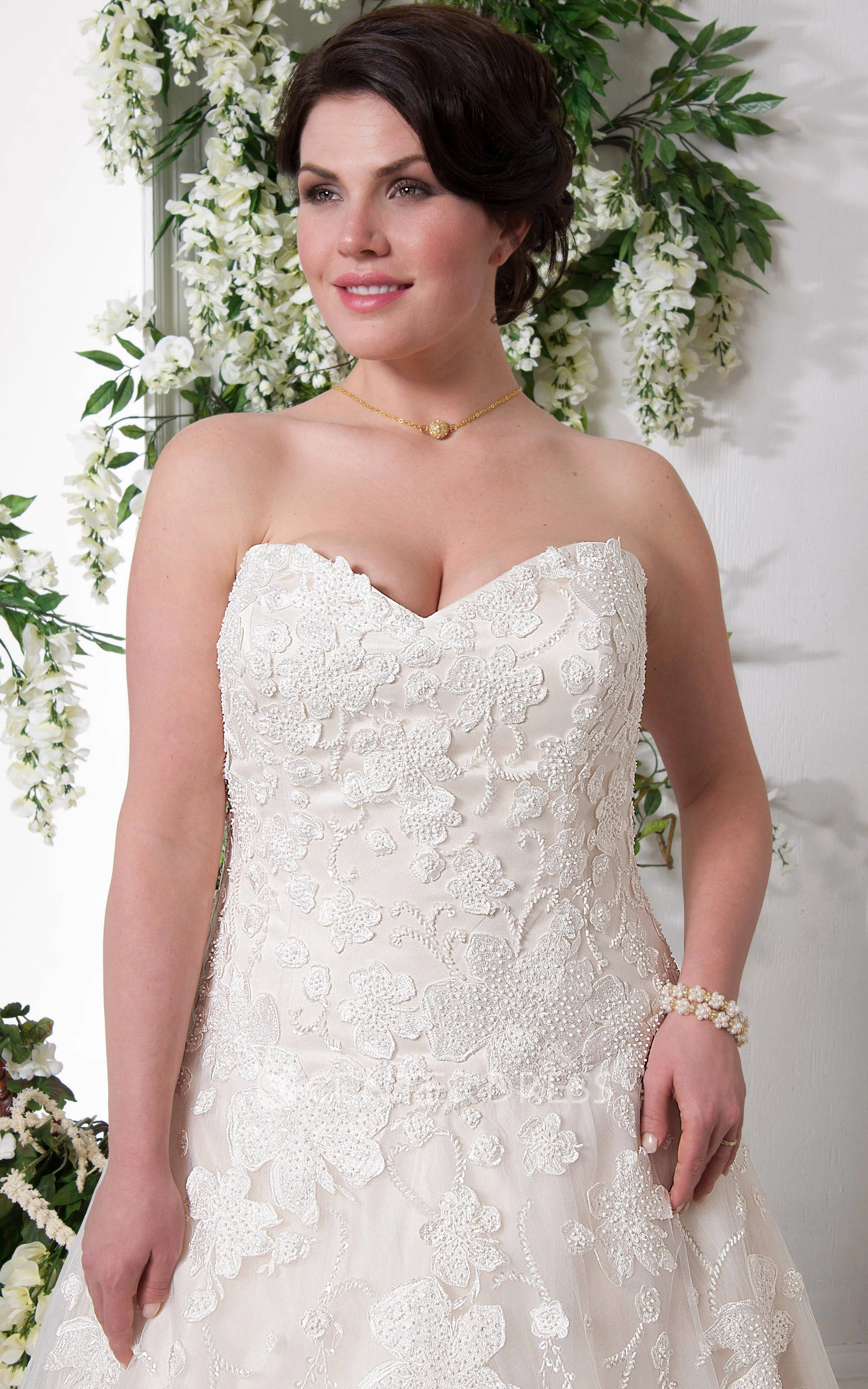 Sweetheart Lace Tulle A-Line Dress With Chapel Train