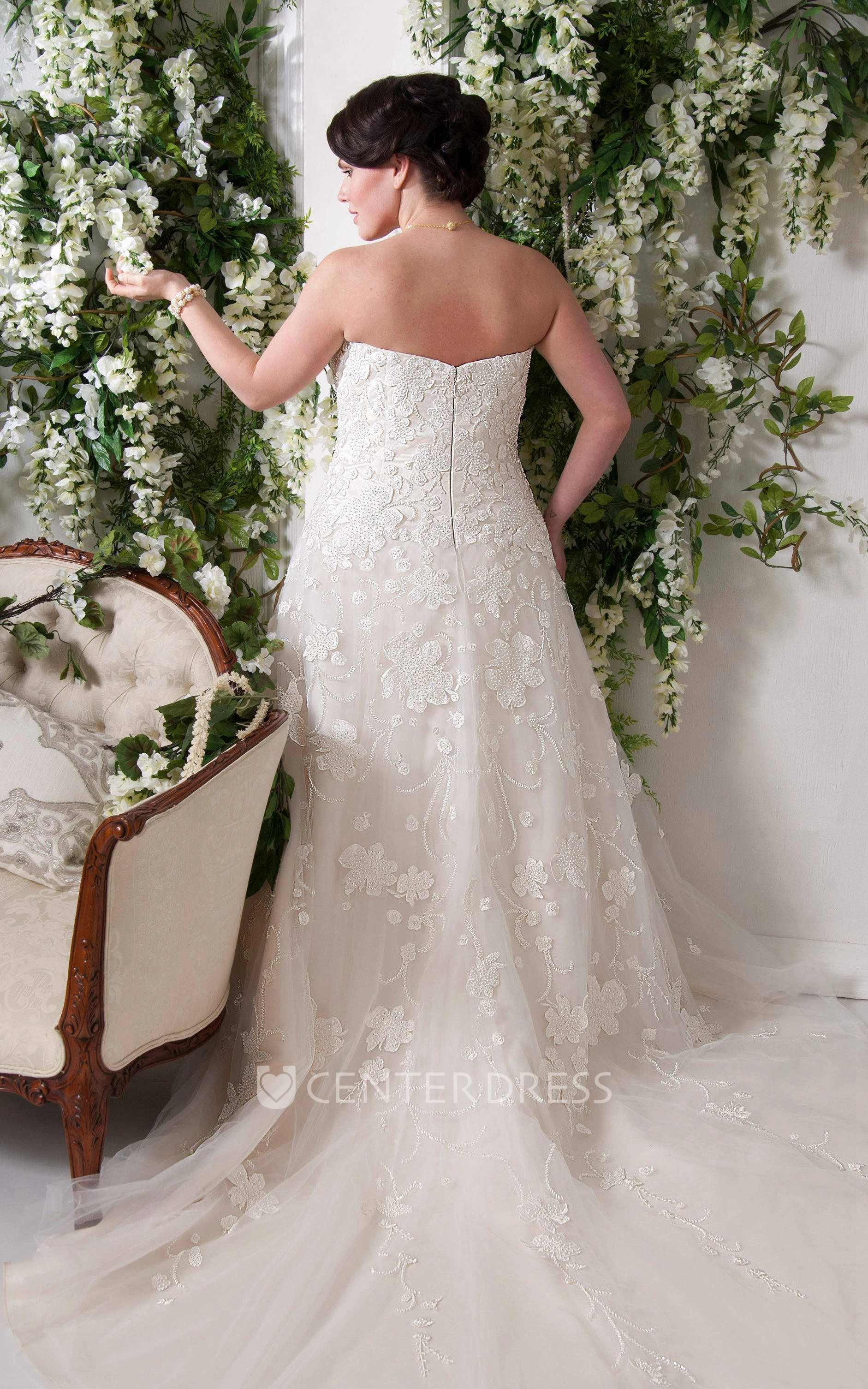 Sweetheart Lace Tulle A-Line Dress With Chapel Train