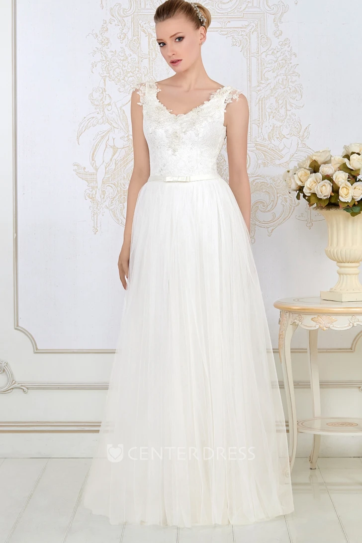 A-Line Appliqued Floor-Length Sleeveless V-Neck Tulle Wedding Dress With Pleats