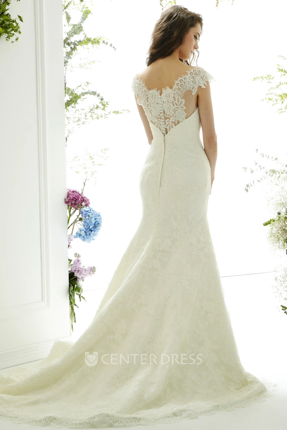 Cap Sleeve Bateau Neck Appliqued Lace Wedding Dress With Court Train