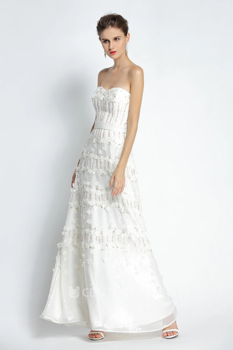 Floor-length Sleeveless A-Line Sweetheart Prom Dress with Appliques and Flowers