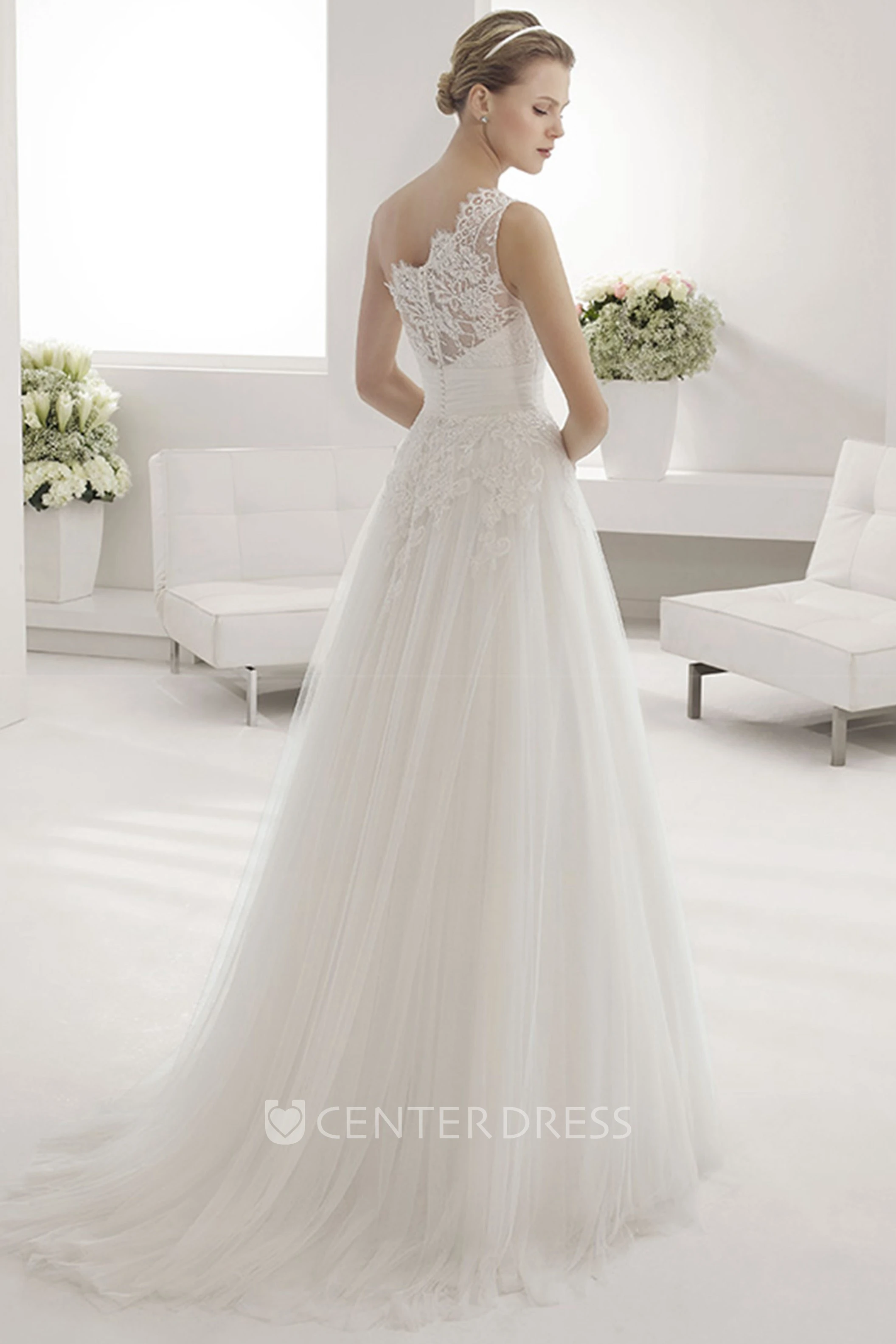 Lace Single Strap Empire Pleated Tulle Gown With Bandage