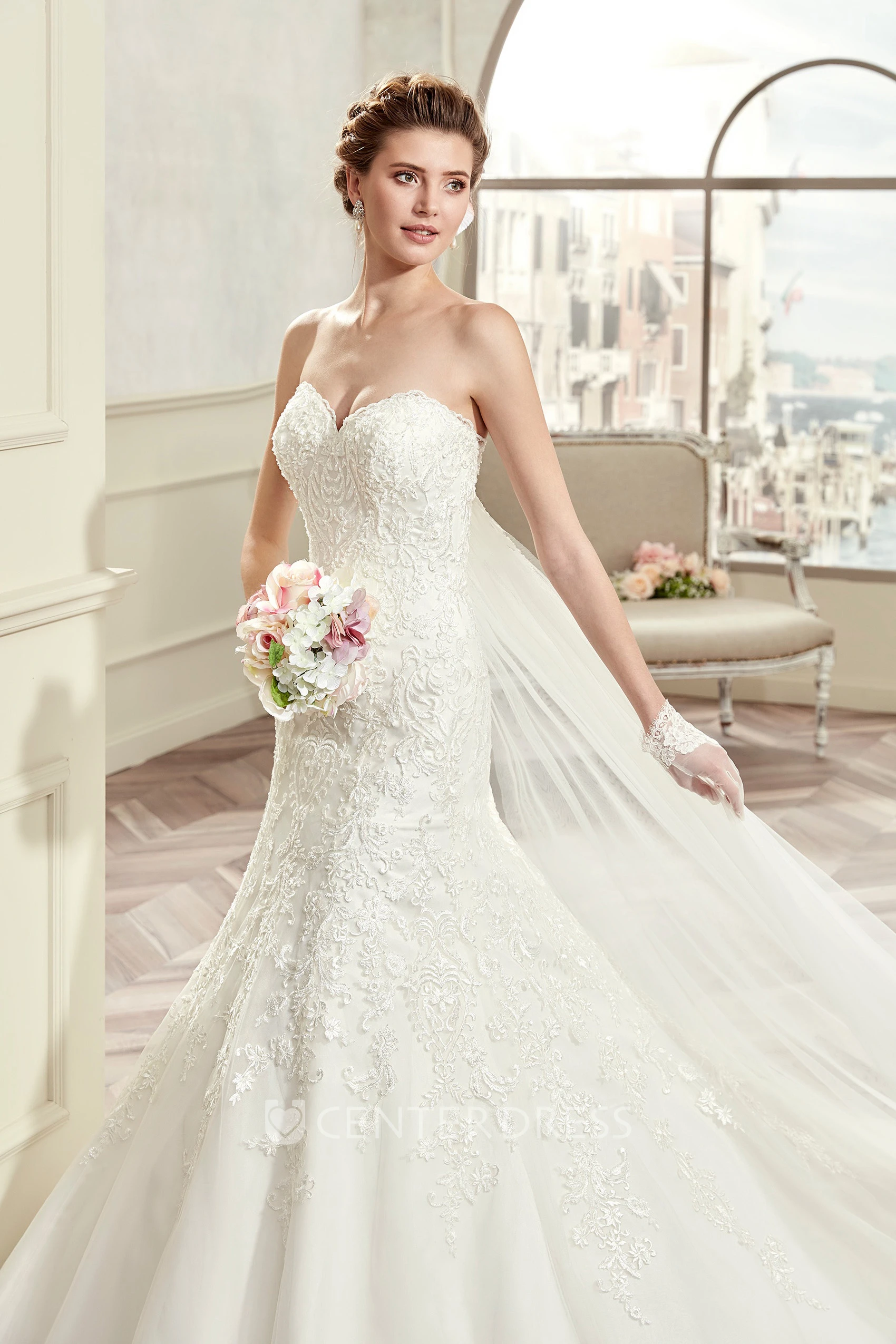 Sweetheart Sheath Spring Wedding Dress with Mermaid Style and Detachable Train