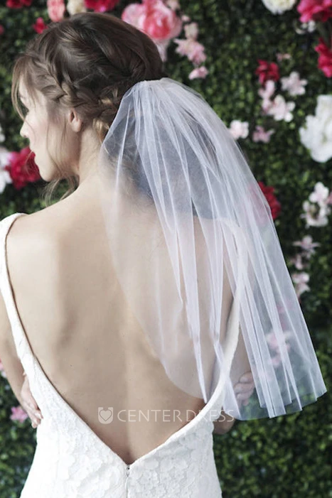 Simple Short Single Layer Wedding Veil With Hair Comb