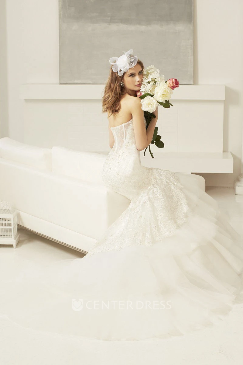 Sweetheart Long Appliqued Tiered Lace Wedding Dress With Court Train And V Back