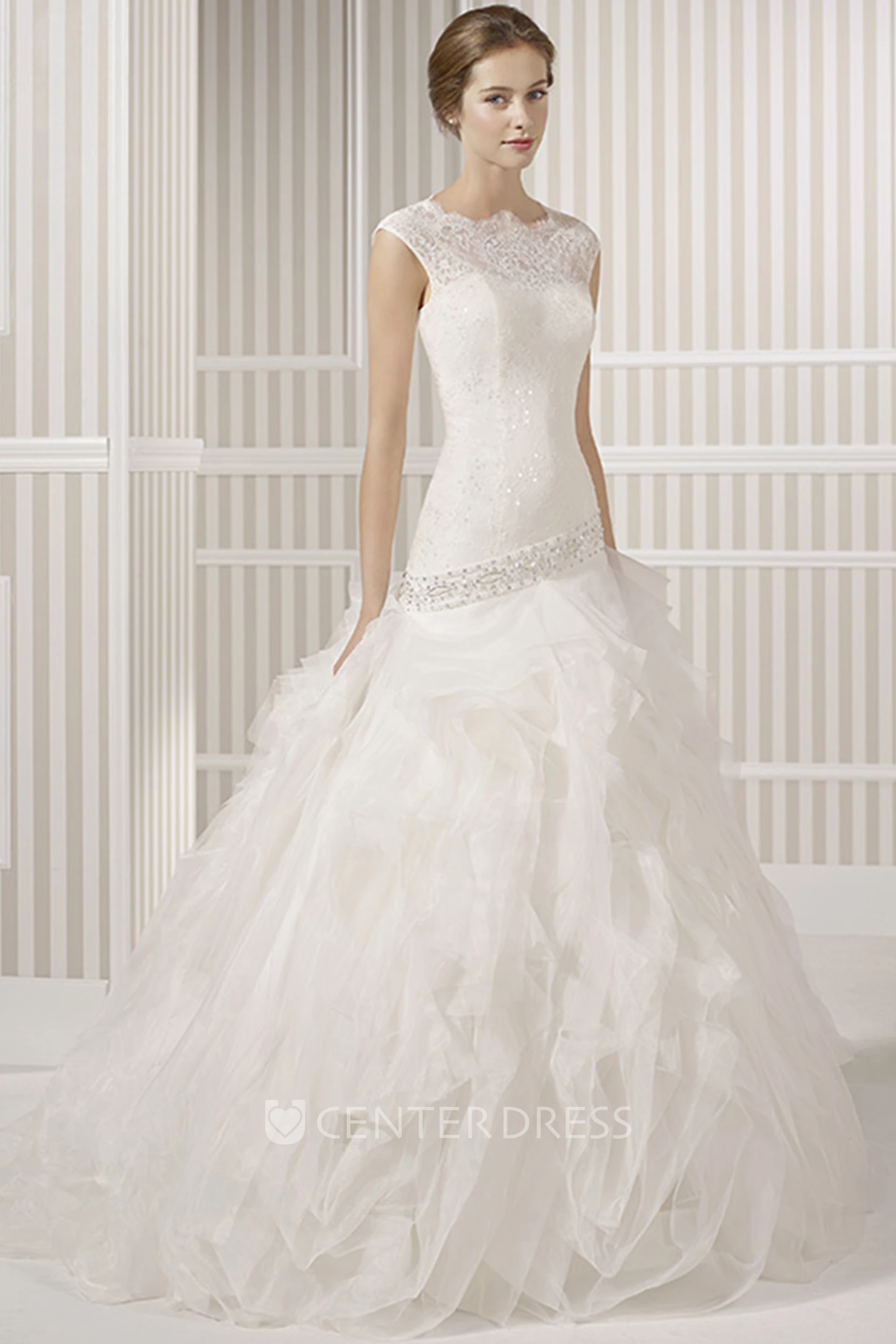 A-Line Scoop-Neck Sleeveless Tulle Wedding Dress With Ruffles And Beading