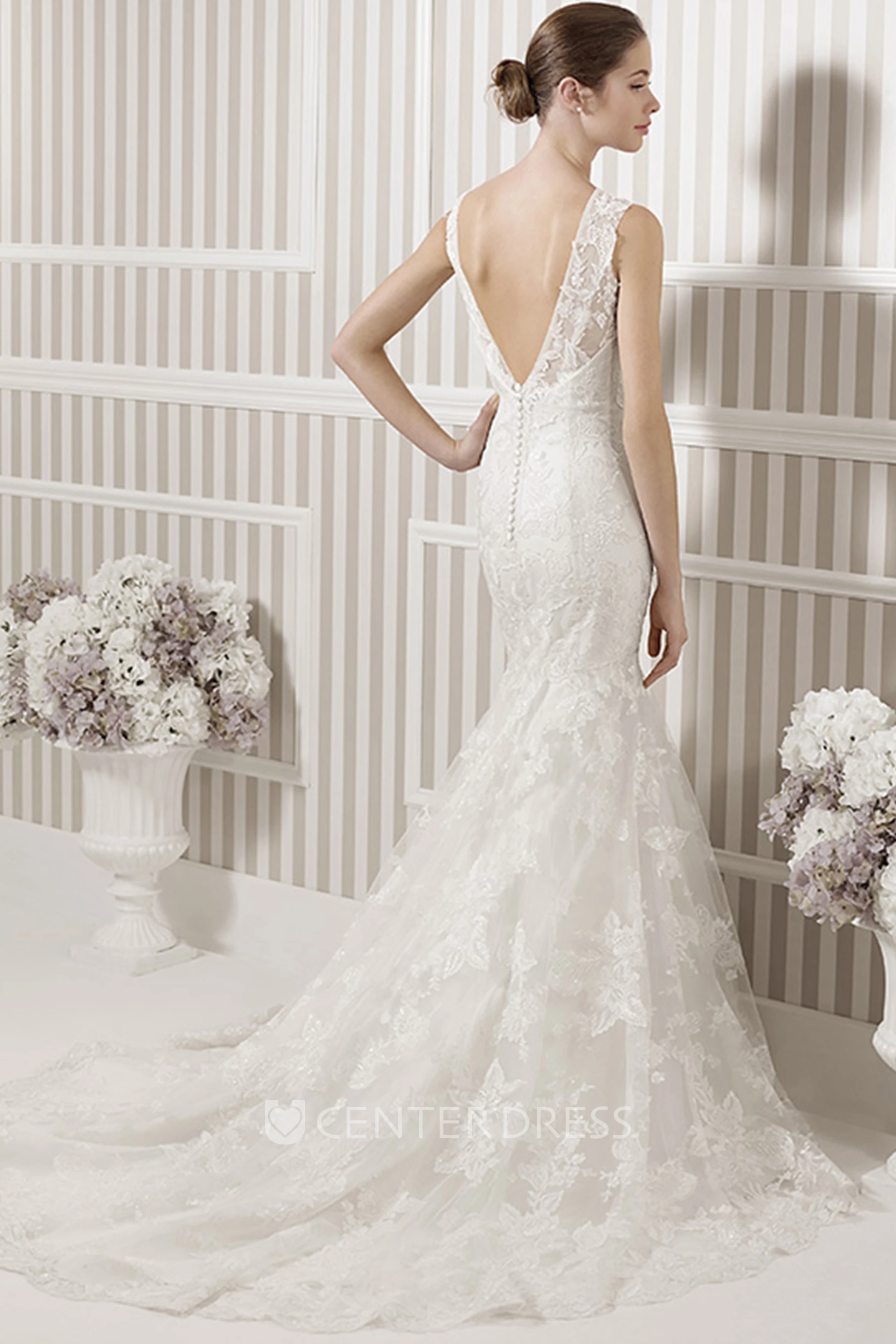 Sheath Sleeveless Appliqued Long Scoop Lace Wedding Dress With Pleats And Deep-V Back