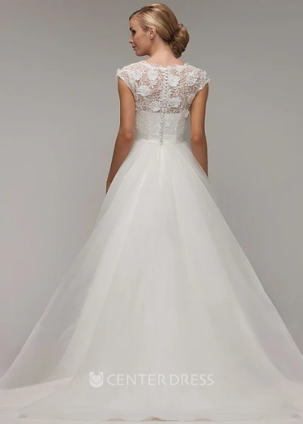 A-Line Scoop-Neck Cap-Sleeve Maxi Tulle Wedding Dress With Appliques And Illusion
