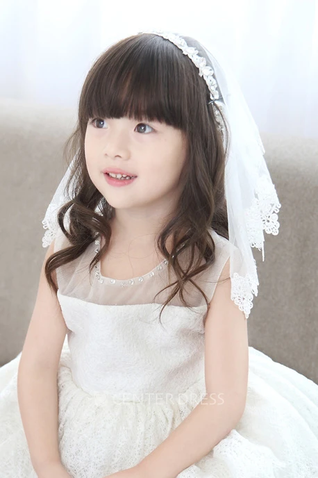 Sweet Floral Applique Tulle Shoulder Veil