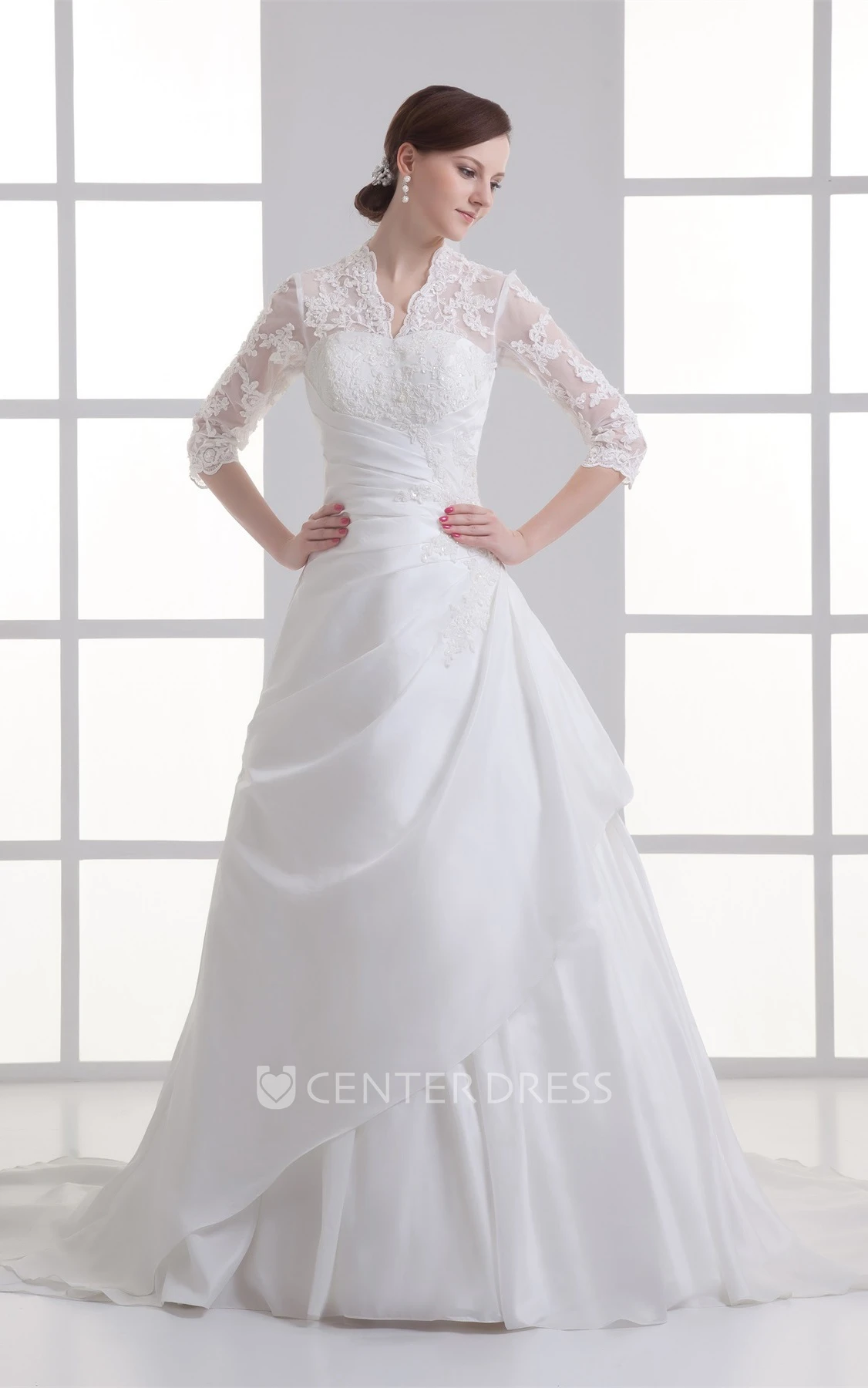 Scalloped-Neck Lace A-line 3 4 Sleeves Wedding Gown with Appliques
