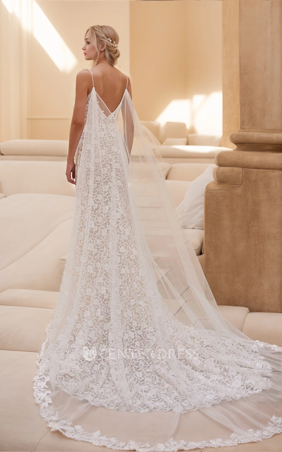 Elegant Vintage V-neck Trumpet Spaghetti Lace Wedding Dress Sexy Romantic Garden Sleeveless Floor-length Button Deep-V Back Bridal Gown with Train