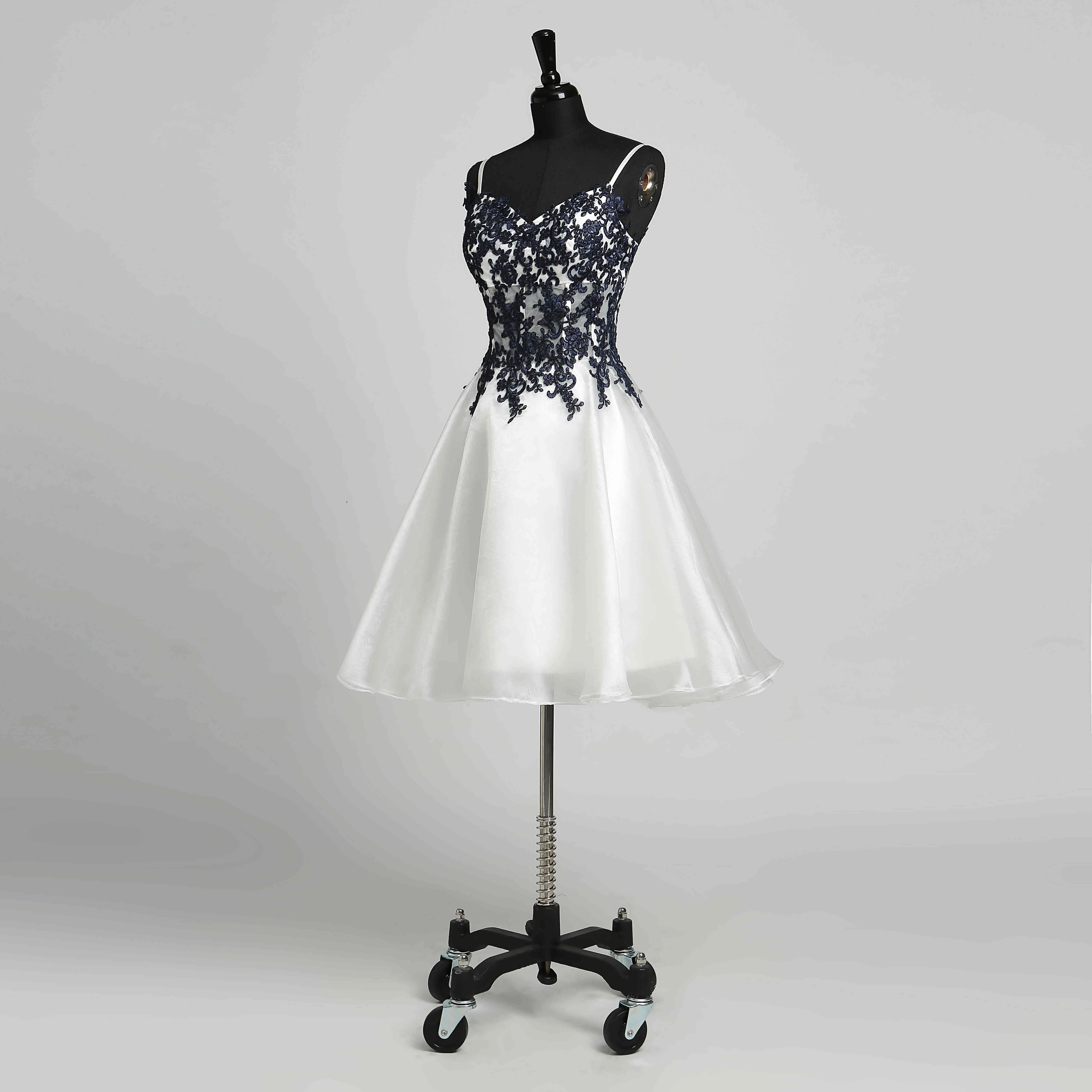 Organza A-Line Straps Elegant Romantic Sleeveless Short Mini Straps Dress with Appliques