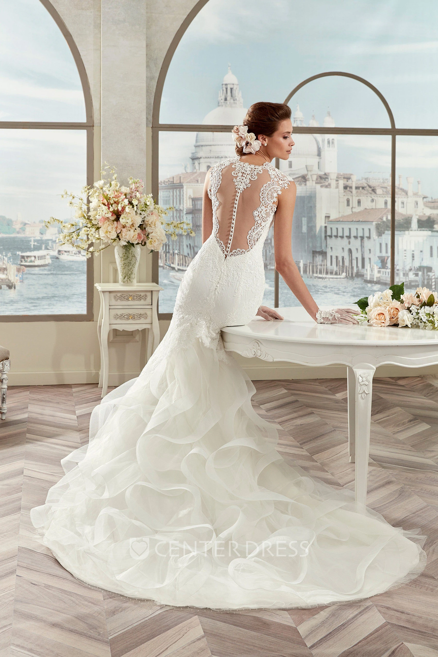 Sweetheart Lace Mermaid Bridal Gown With Appliques Straps And Court Train