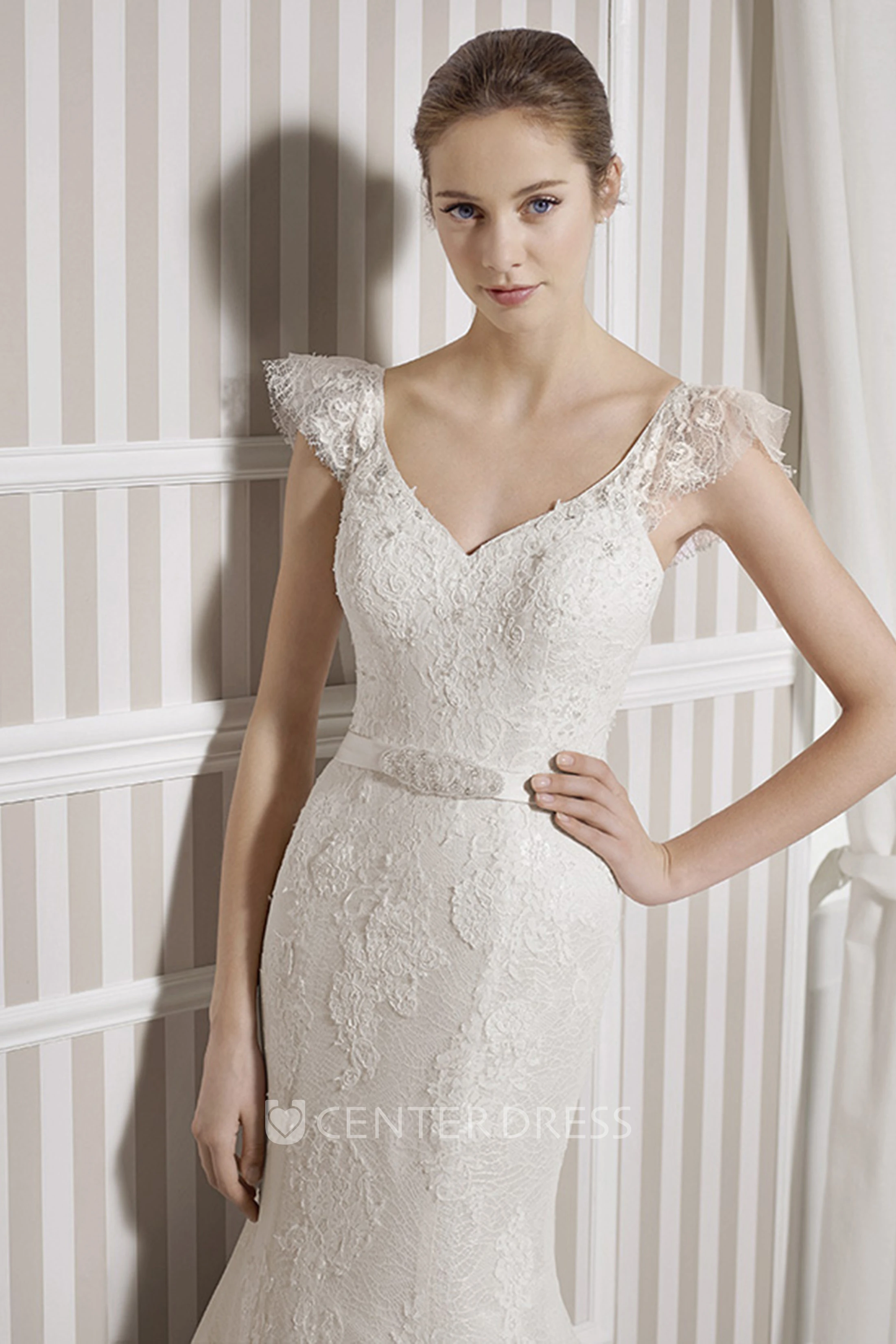 Sheath Poet-Sleeve Long V-Neck Appliqued Lace Wedding Dress With Court Train