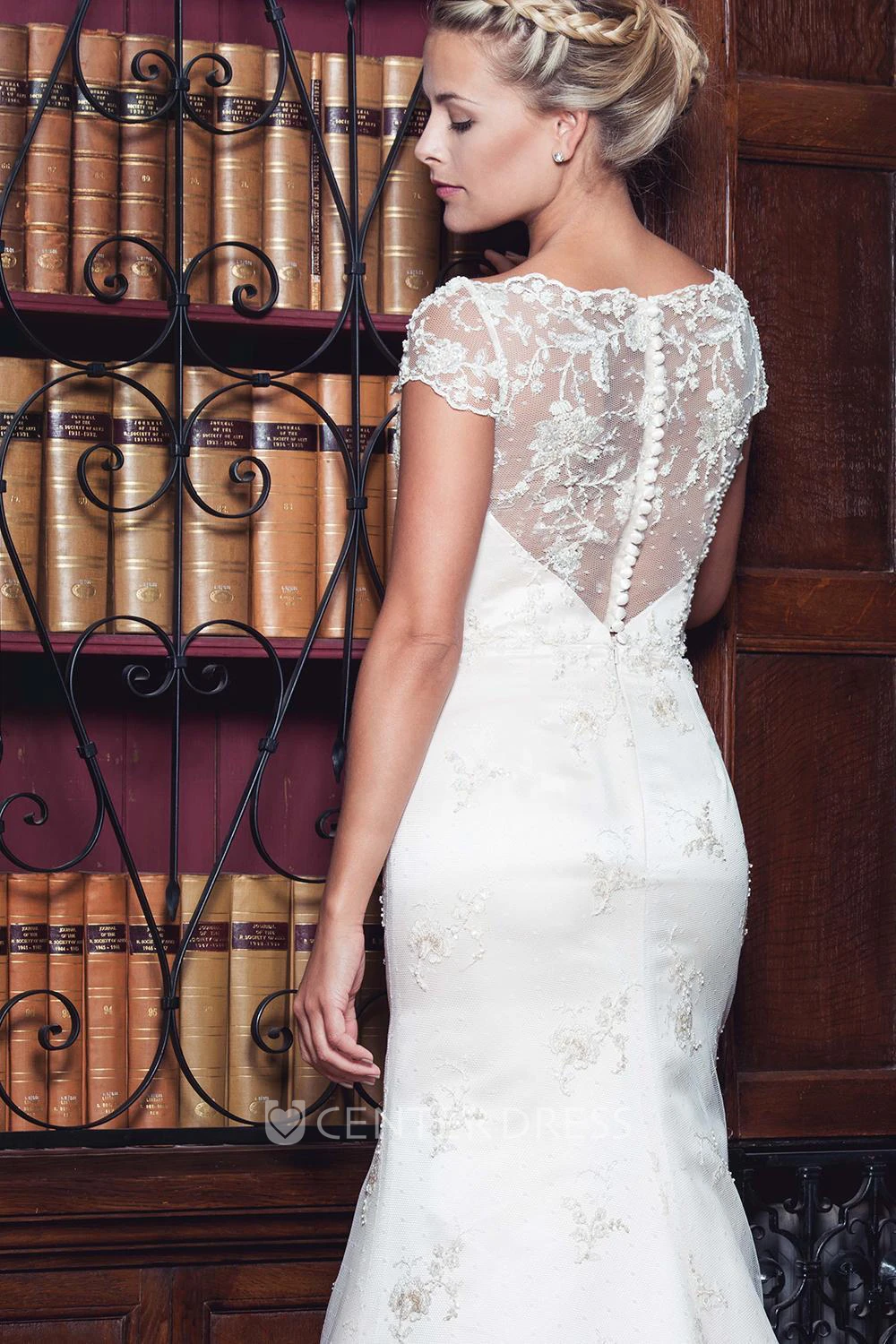 Sheath Cap-Sleeve Appliqued Maxi V-Neck Lace Wedding Dress