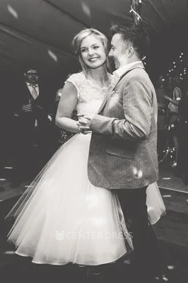 1950s A-Line Cap Sleeve Tea-Length Tulle Lace Spring Wedding Dress