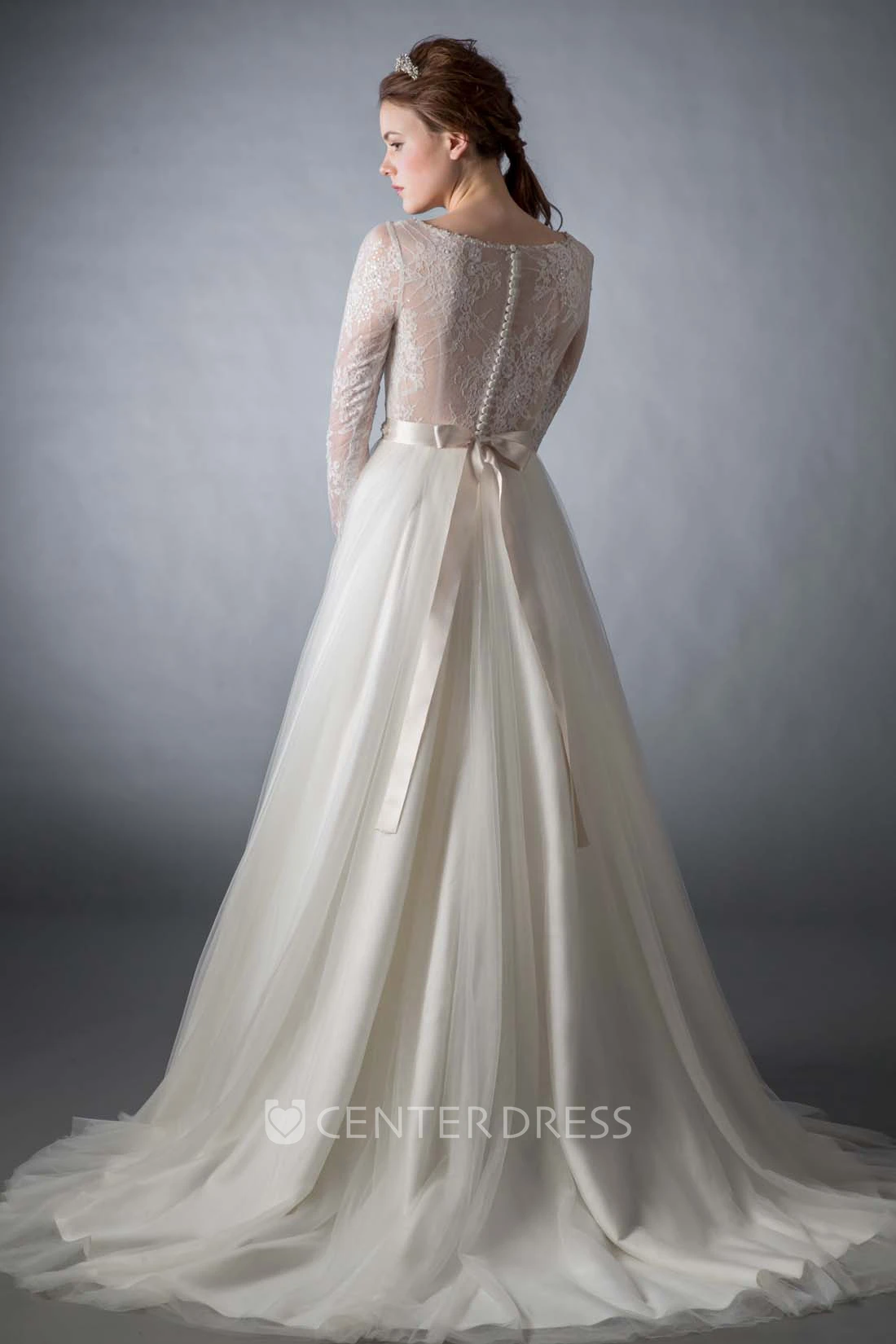 A-Line Lace Scoop Neck Long Sleeve Tulle Wedding Dress