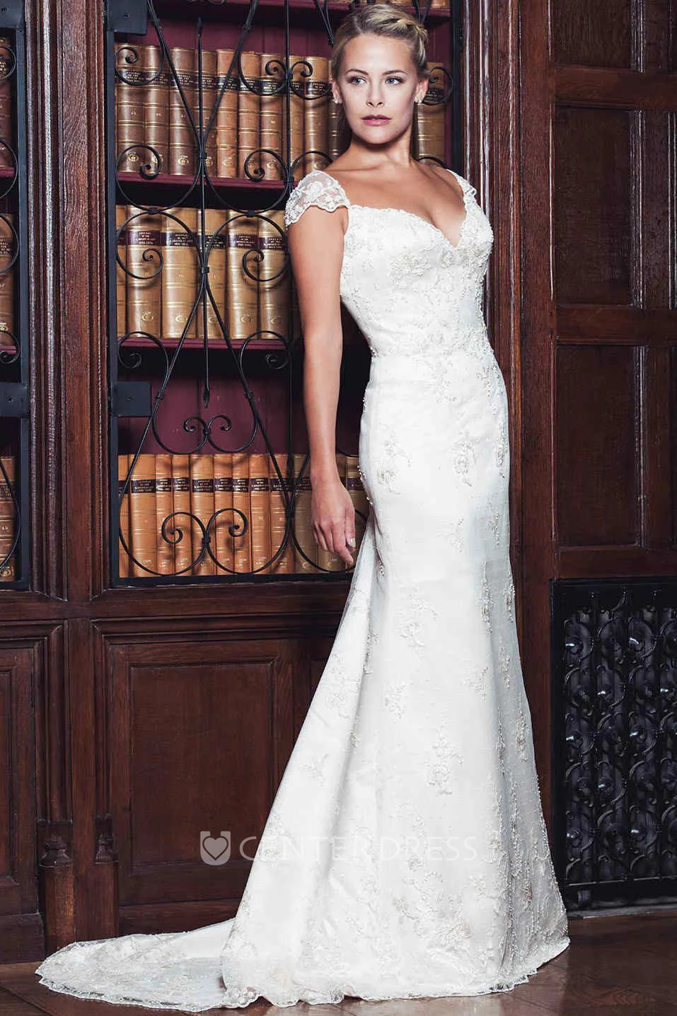 Sheath Cap-Sleeve Appliqued Maxi V-Neck Lace Wedding Dress