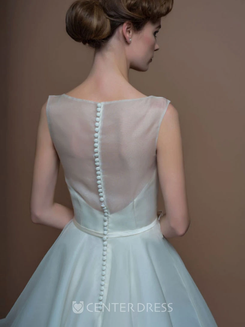 A-Line Tea-Length Sleeveless Bateau-Neck Organza Wedding Dress With Illusion