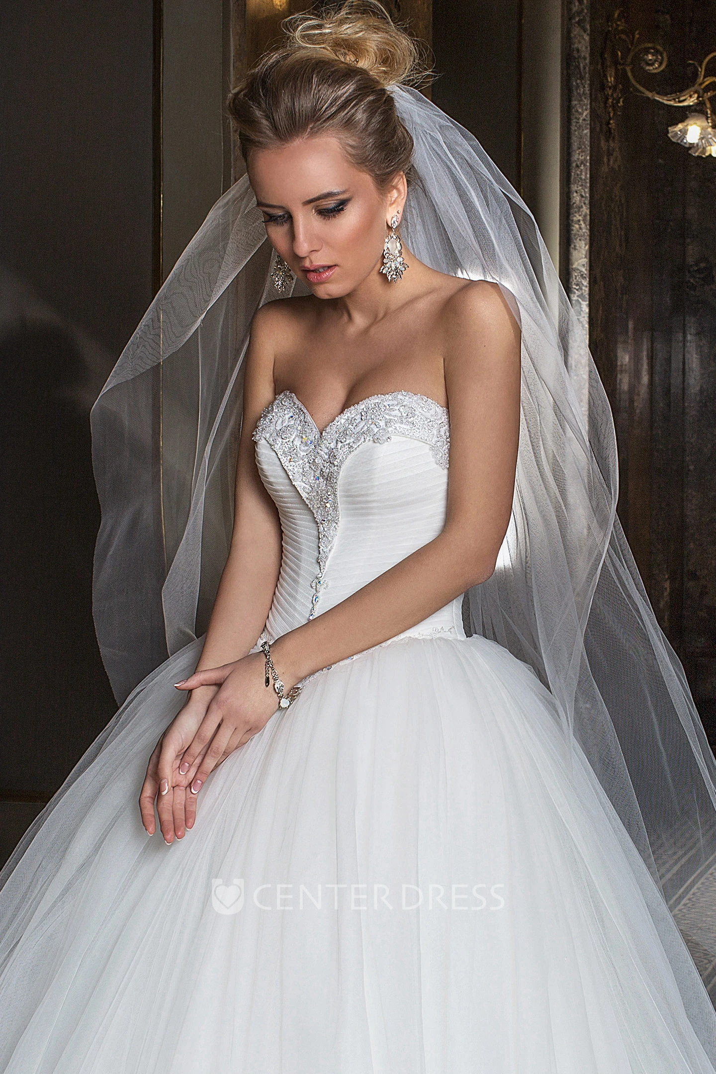Floor-Length Ball Gown Ruched Sleeveless Sweetheart Tulle Wedding Dress
