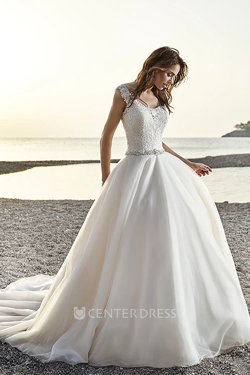 A-Line Scoop-Neck Floor-Length Appliqued Sleeveless Wedding Dress With Waist Jewellery