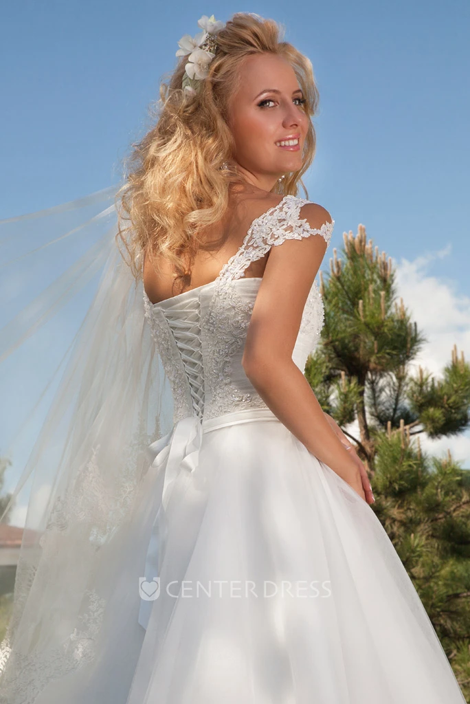 A-Line Appliqued Cap Sleeve Square Neck Tulle Wedding Dress With Lace-Up