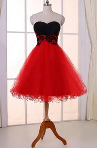 Sweetheart Knee-length Tulle Dress With Appliques