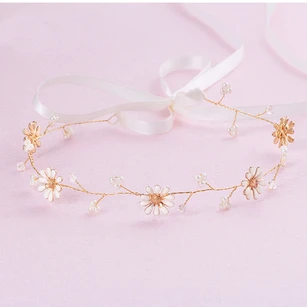 Beautiful Fresh Bridal Hairband With Chrysanthemum Rhinestone