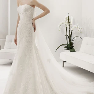 Allover Lace Strapless Sheath Wedding Dress