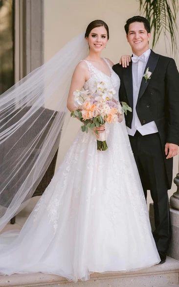 Elegant Ball Gown V-neck Sweep Train Tulle Wedding Dress with Appliques