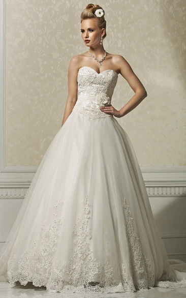 A-Line Sweetheart Floor-Length Sleeveless Appliqued Lace&Tulle Wedding Dress With Flower