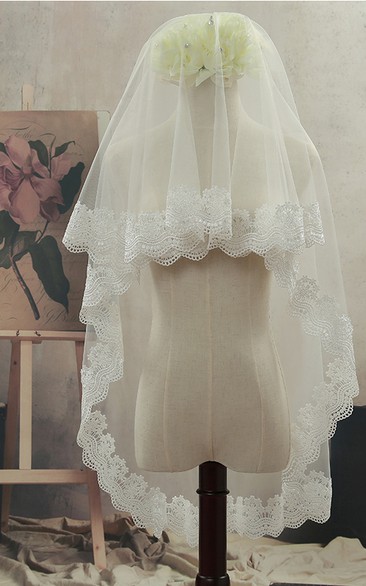 Simple Tulle Fingertip Wedding Veil with Lace Edge