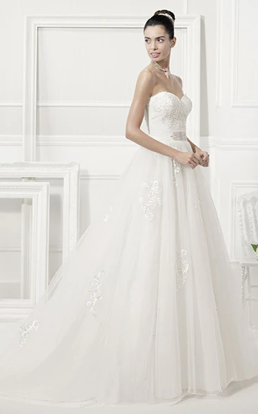 Sweetheart Pleated Tulle Bridal Gown With Embroidery Details