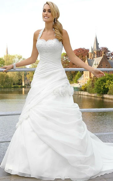 A-Line Floor-Length Sleeveless Halter Tulle Wedding Dress With Pick Up And Appliques