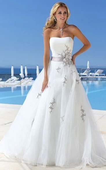 A-Line Strapless Appliqued Tulle Wedding Dress With Flower