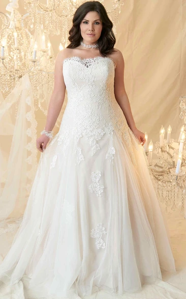 Ball Gown Floor-Length Strapless Tulle&Lace Plus Size Wedding Dress With Appliques And Corset Back