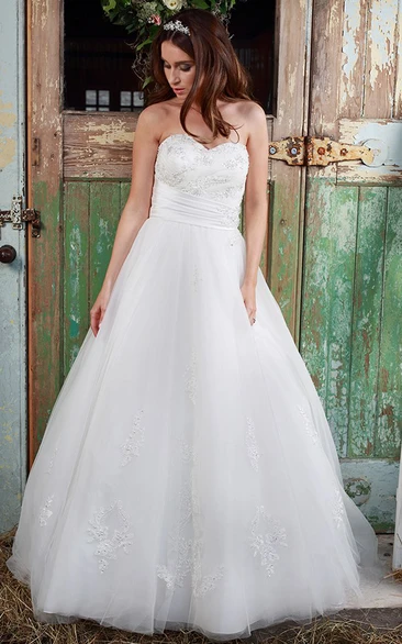 A-Line Sweetheart Sleeveless Maxi Criss-Cross Tulle Wedding Dress With Beading