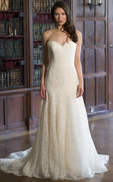 Sweetheart Floor-Length Lace Wedding Dress With V Back