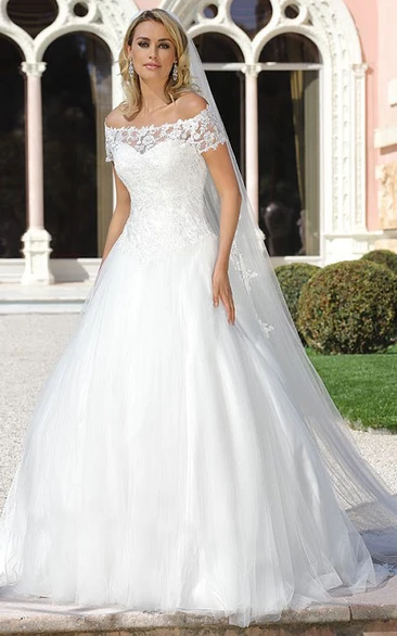Ball Gown Short-Sleeve Off-The-Shoulder Tulle Wedding Dress